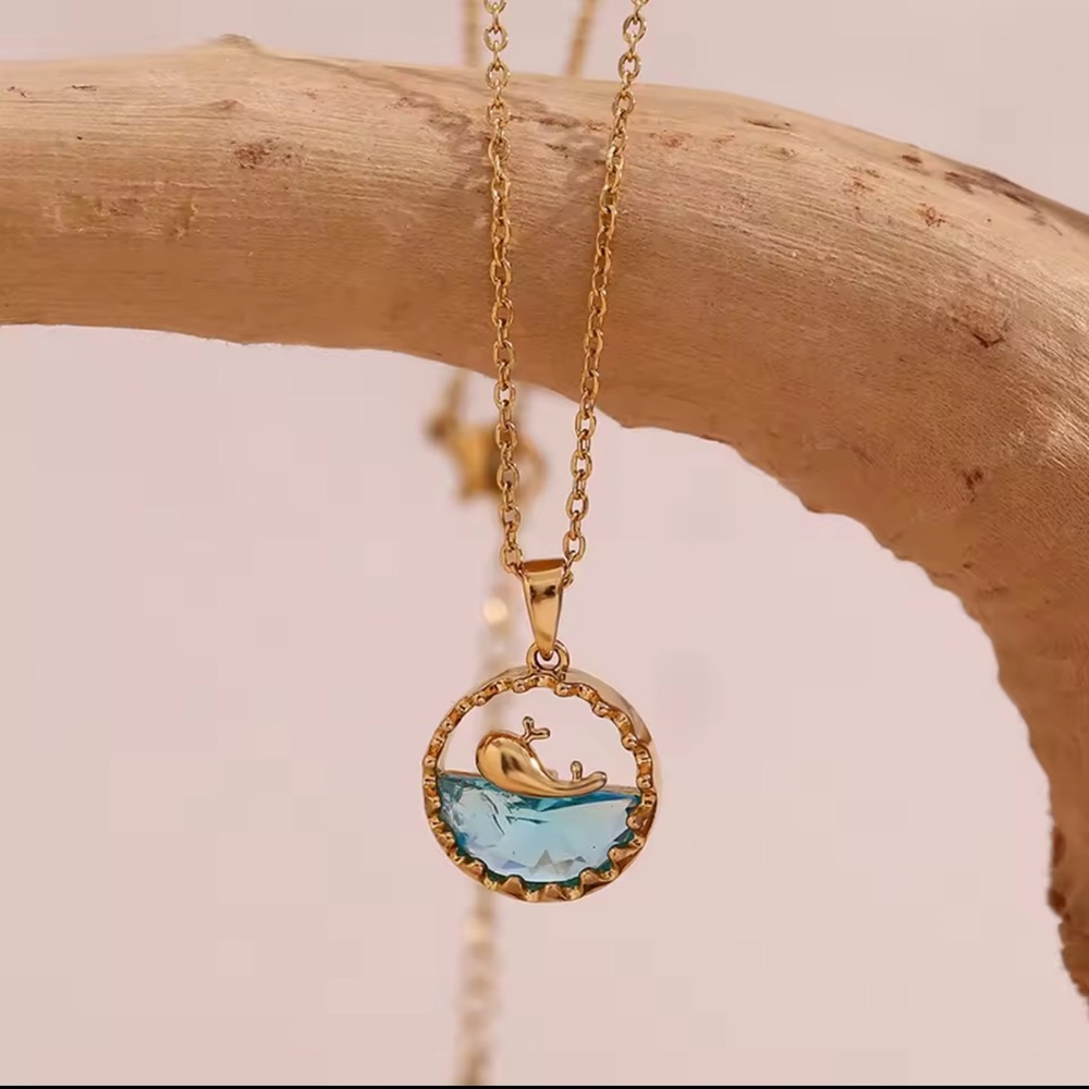 Fish Dolphin Necklace 18K Gold Plated Stainless Steel - Picture 3 of 11